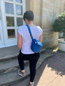 Sticks and Stones Olivia Belt Bag Blue Quartz getragen