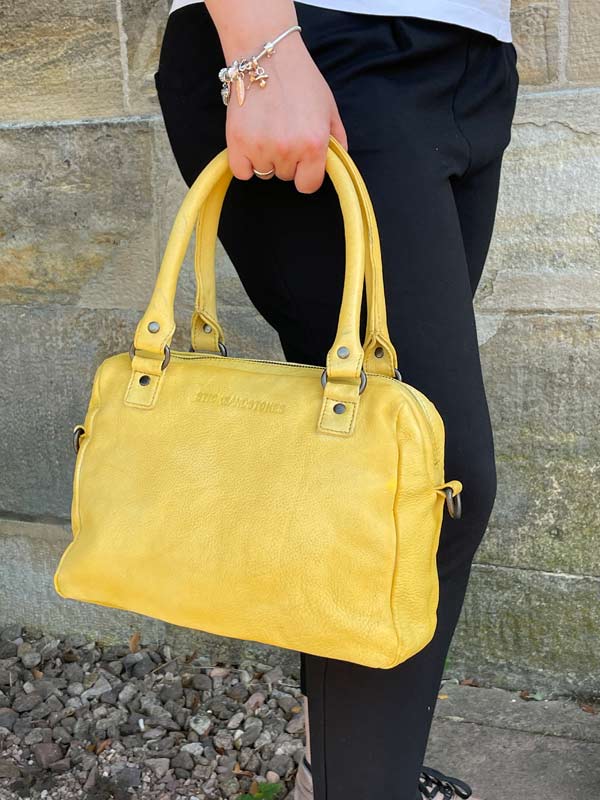 Sticks and Stones Arta Bag in Sunflower Yellow als Handtasche