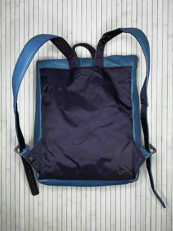 Sticks and Stones - Lederrucksack Messenger Backpack - Blue Quartz Rückseite