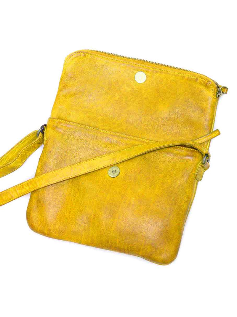 Sticks and Stones - Ledertasche Bondi Bag - Sunflower Yellow aufgeklappt